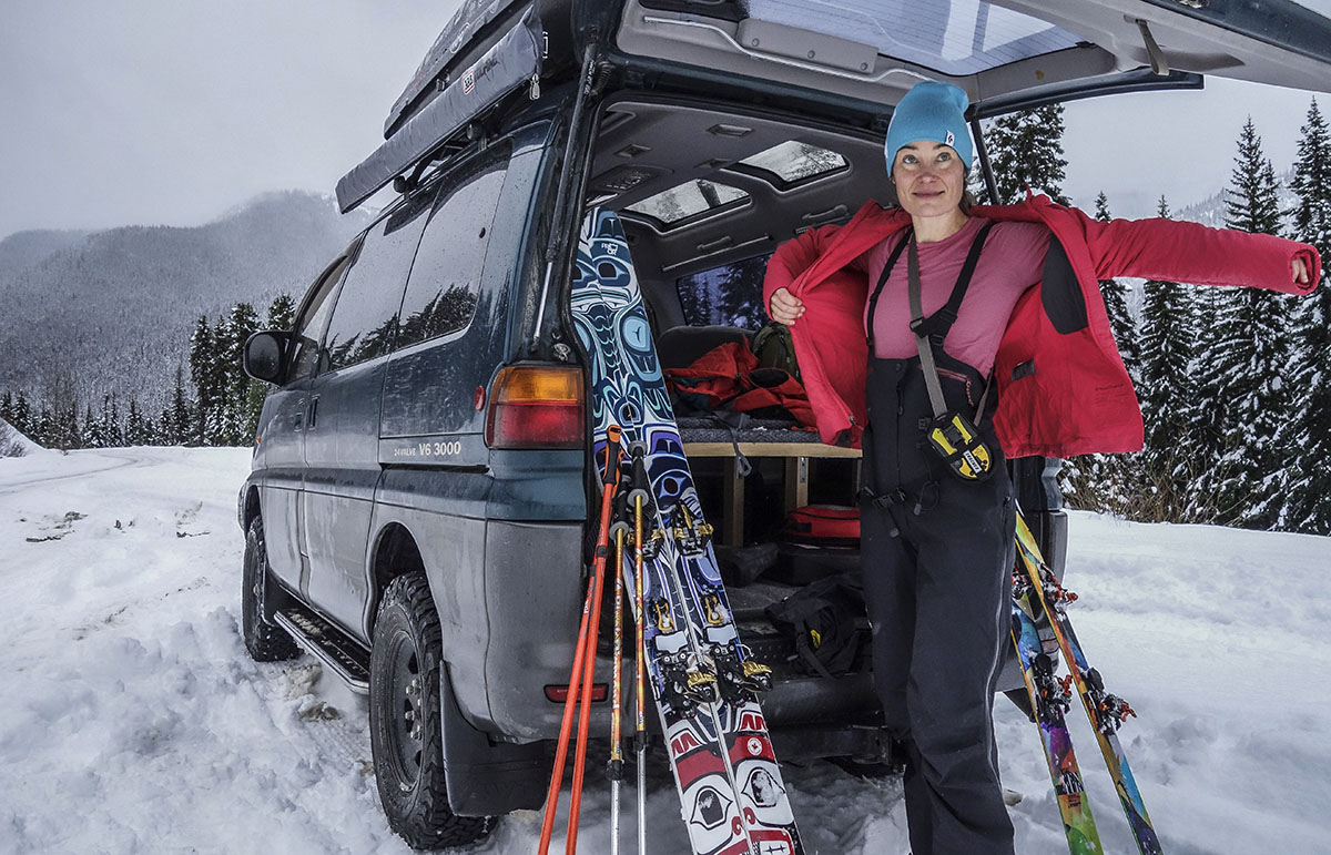 Ski poles (gearing up)